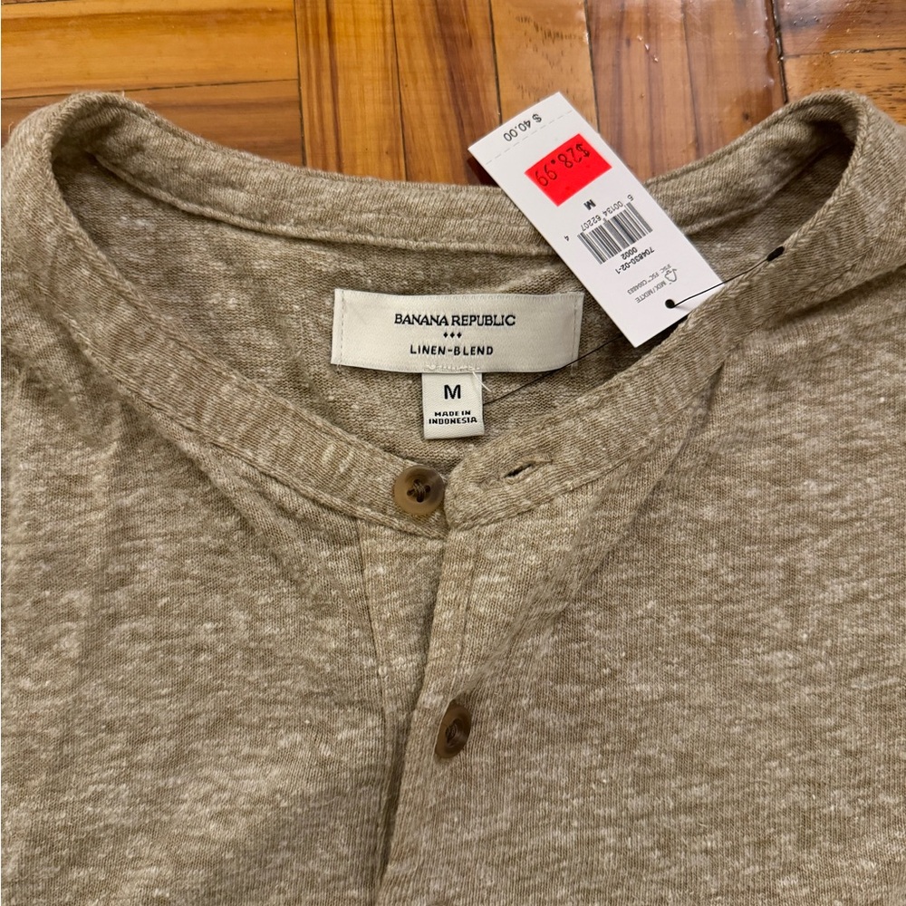 Banana Republic Men's Light Brown Henley Tee - NWT - Picture 2 of 5